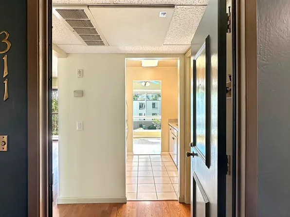 460 N Civic Dr APT 311, Walnut Creek, CA 94596