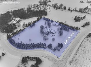 W8265 Pine View Ct, Hortonville, WI 54944