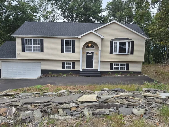 6223 Blue Beech Dr, East Stroudsburg, PA 18301