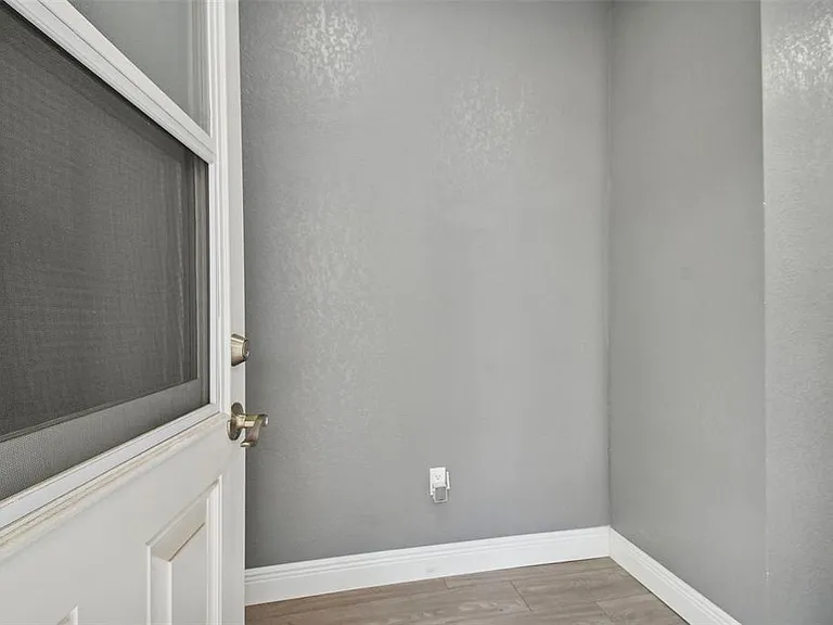 6810 N Navin Ave — Photo 51