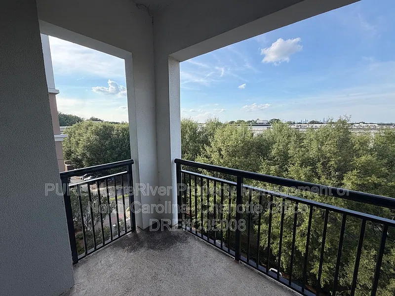 2 bed, 2.0 bath, 1112 sqft, $2,349 — Photo 3
