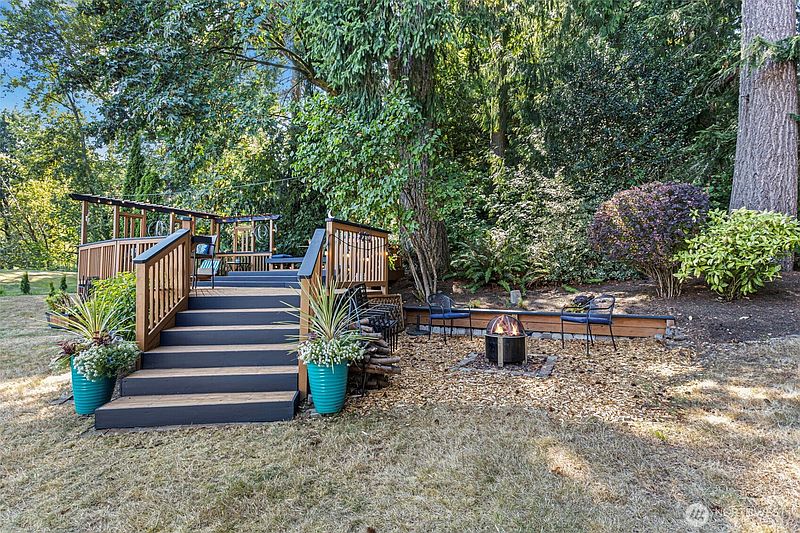4th image of 18929 203rd Avenue NE