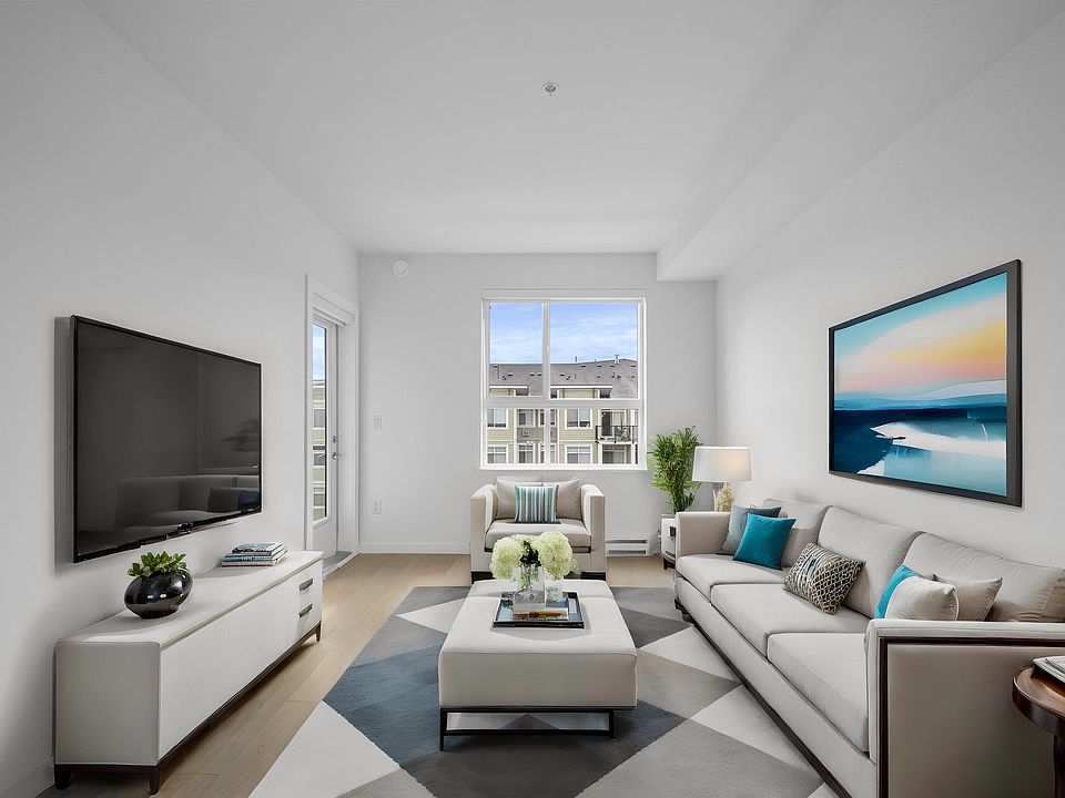 1st image of 20695 Eastleigh Cres #510