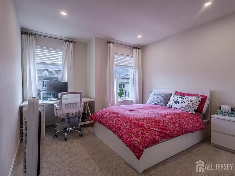 3305 Charleston Dr — Photo 22