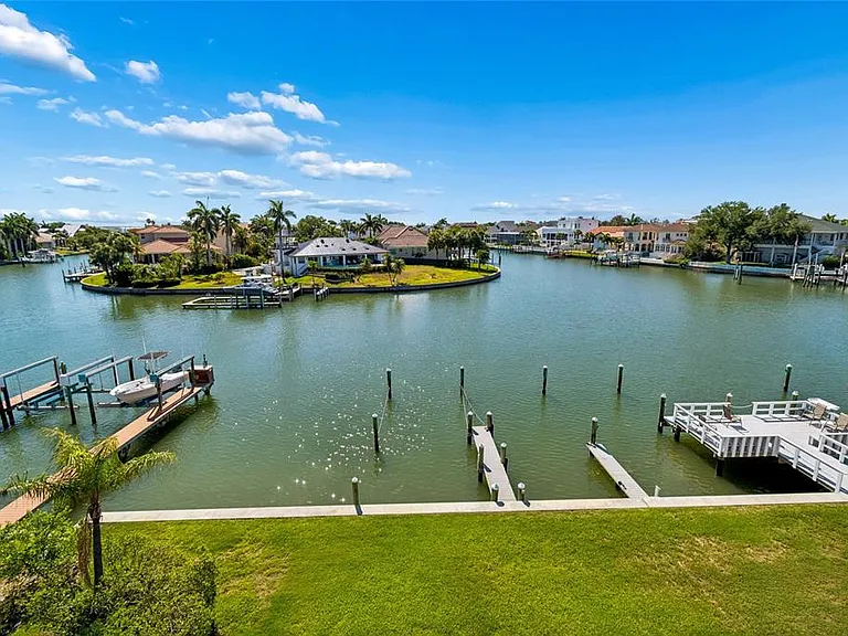 719 Pinellas Bayway S #301 — Photo 61