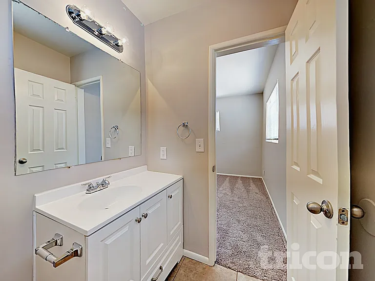 667 W Ivanhoe St — Photo 11