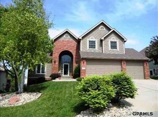 17218 William Cir, Omaha, NE 68130
