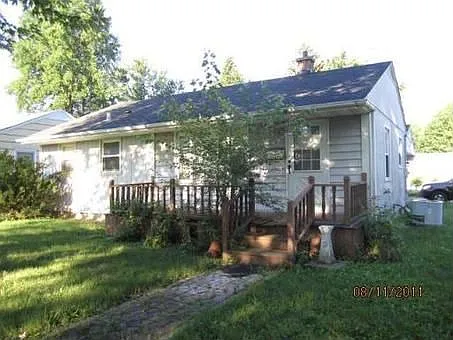 3102 Fairview Ave photo 1