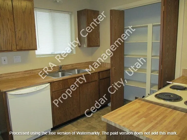 431 E Fiddlers Canyon Rd — Photo 4