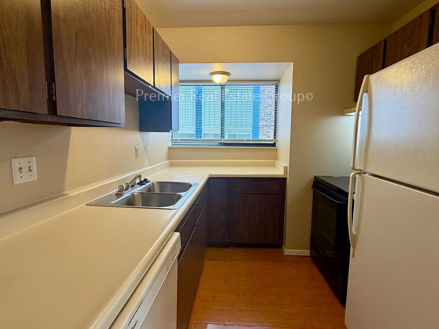 2 bed, 1075 sqft, $900 — Photo 3