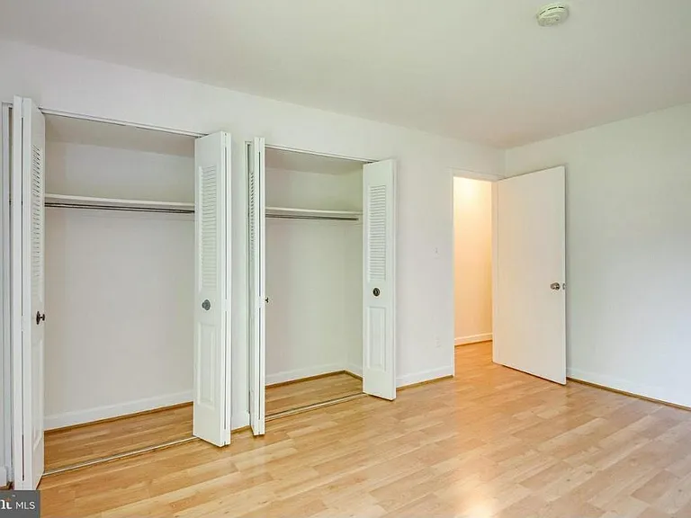 545 Florida Ave — Photo 17