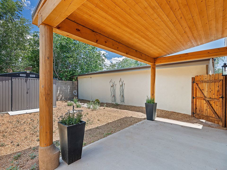 1st image of 1709 Espinacitas St