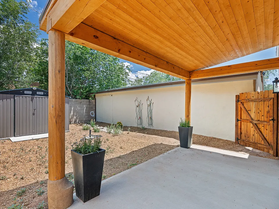 1709 Espinacitas St