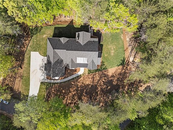 5th image of 24 Fern Creek Ct