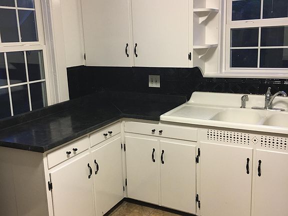 4th image of 8144 Maple Ave