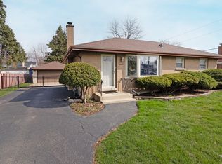 10 W 55th Pl, Westmont, IL