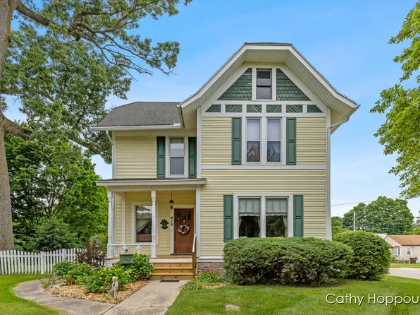 419 Union St, Ionia, MI 48846