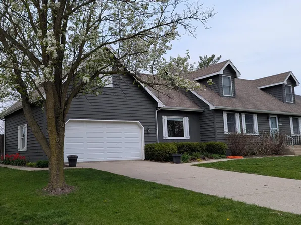 2066 Anna St, Schererville, IN 46375