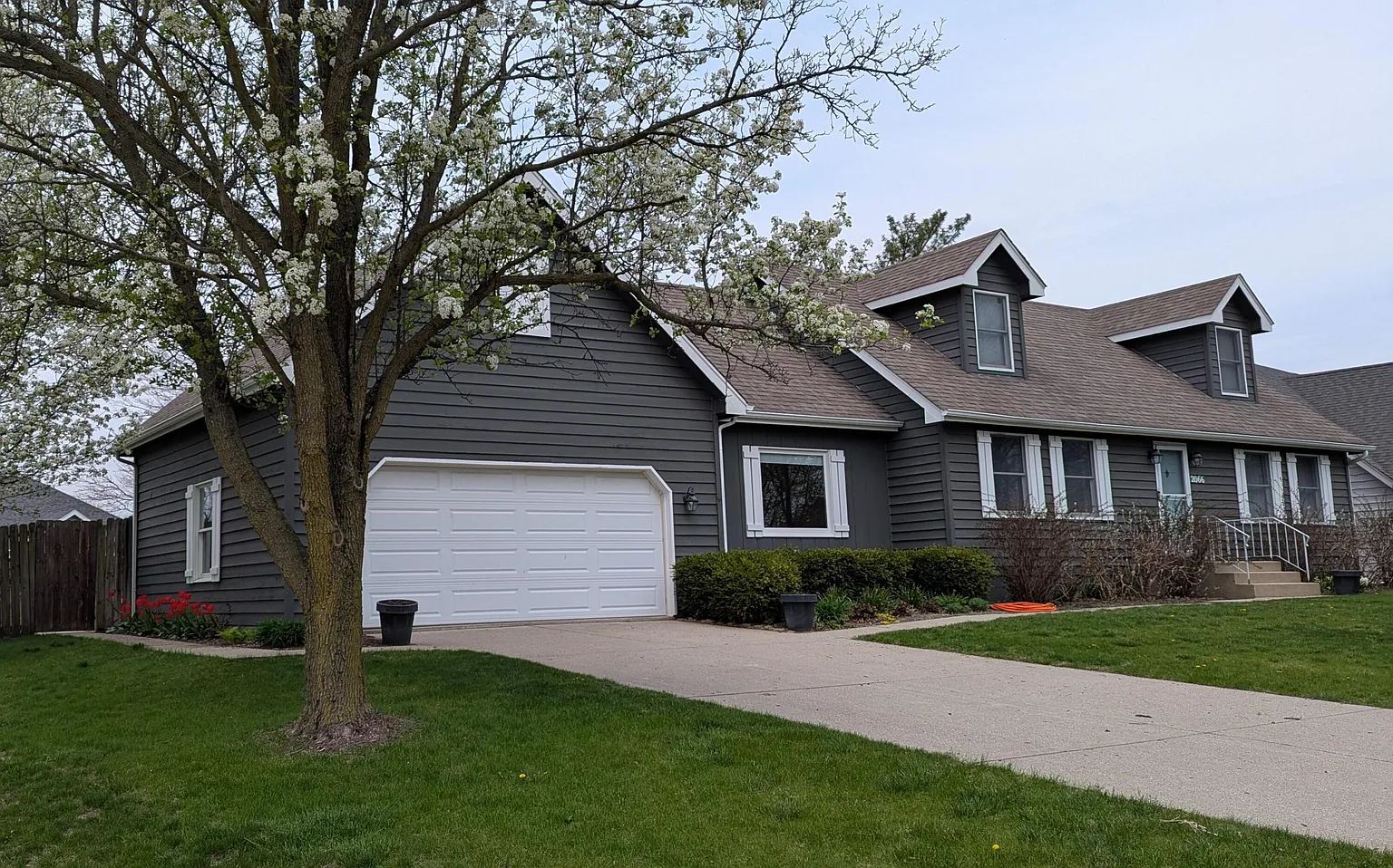 2066 Anna St photo 1