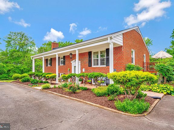 2nd image of 22 Ivan Ln