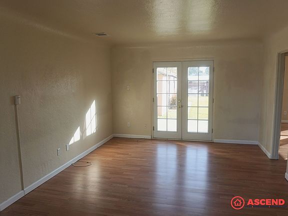 2nd image of 315 Highland Dr