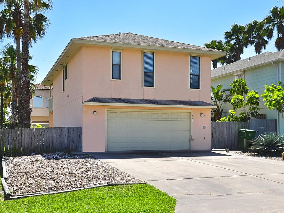 Street view of beautiful corner lot, one block from the bay 