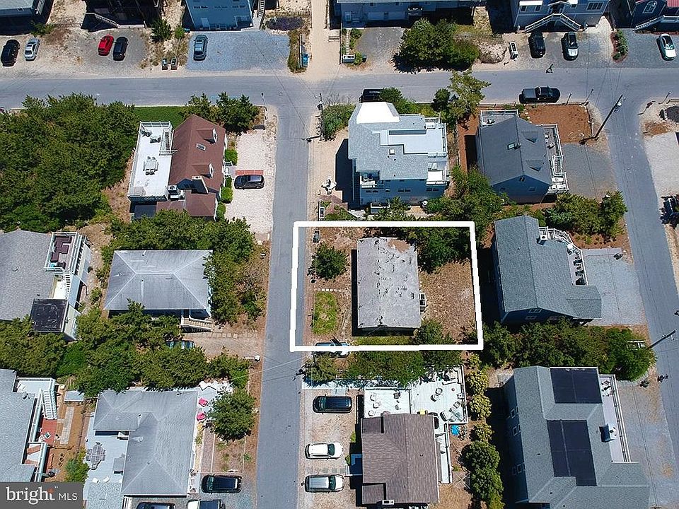 2nd image of 4 N 2nd St