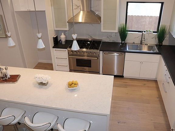 2nd image of 4821 Forman Ave