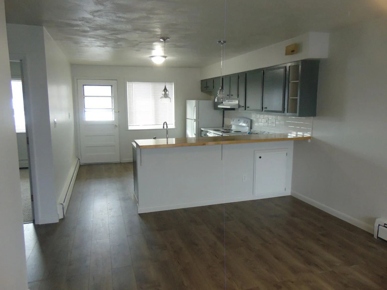 2 bed, 800 sqft, $1,475 — Photo 3