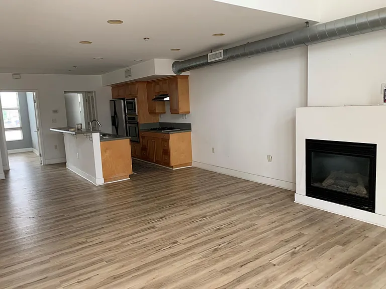 534 S Brea Blvd — Photo 15