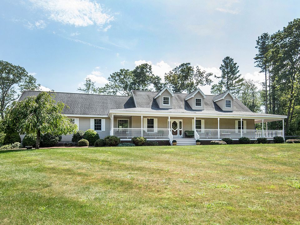 1st image of 9 Woodland Dr