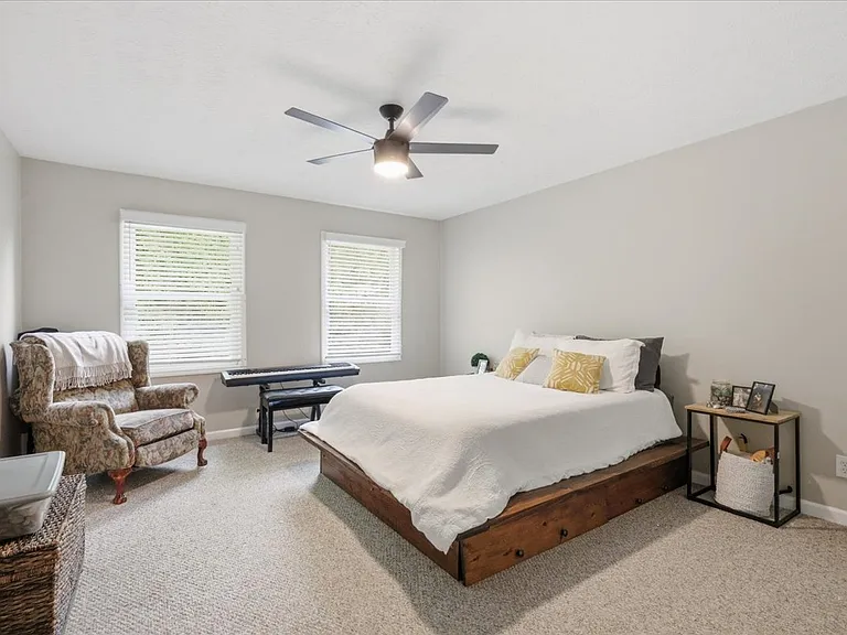 8611 Old Carriage Ct — Photo 30