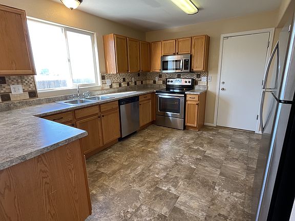 8414_silver_glen_b_04152022