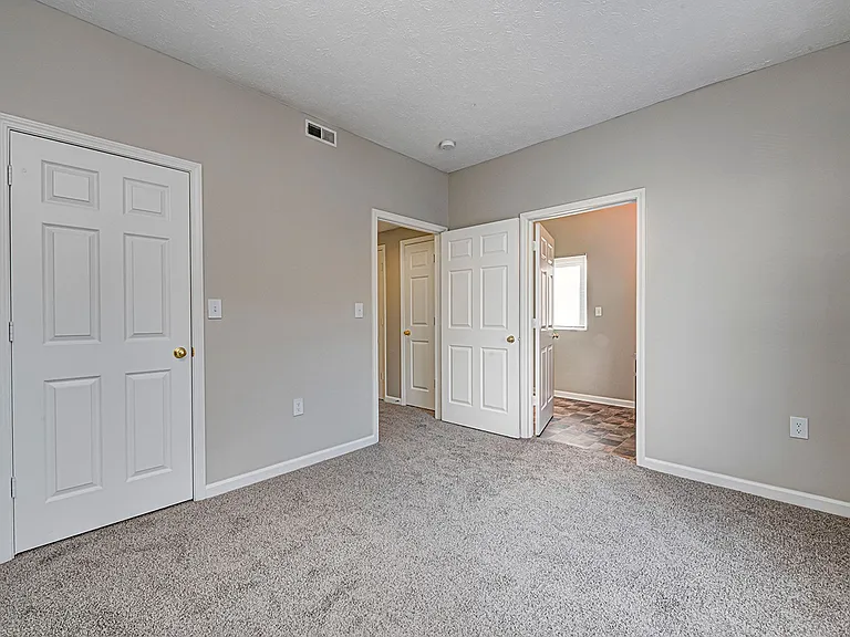Park Madison Apartments — Photo 17