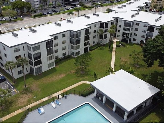 3rd image of 9233 SW 8th St APT 218