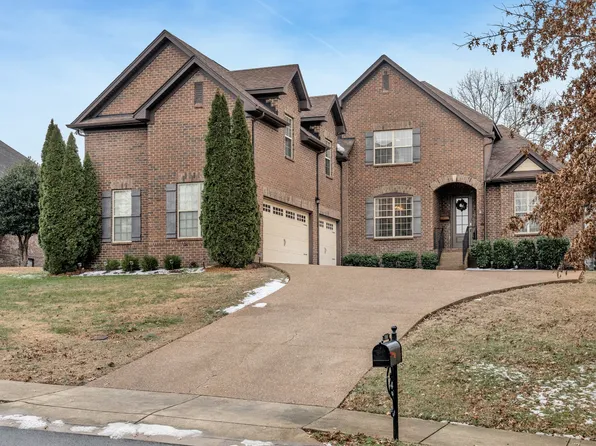 1006 Tower Hill Ln, Hendersonville, TN 37075