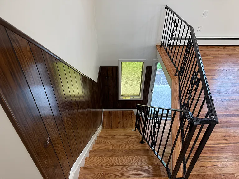 15th Ave — Photo 12