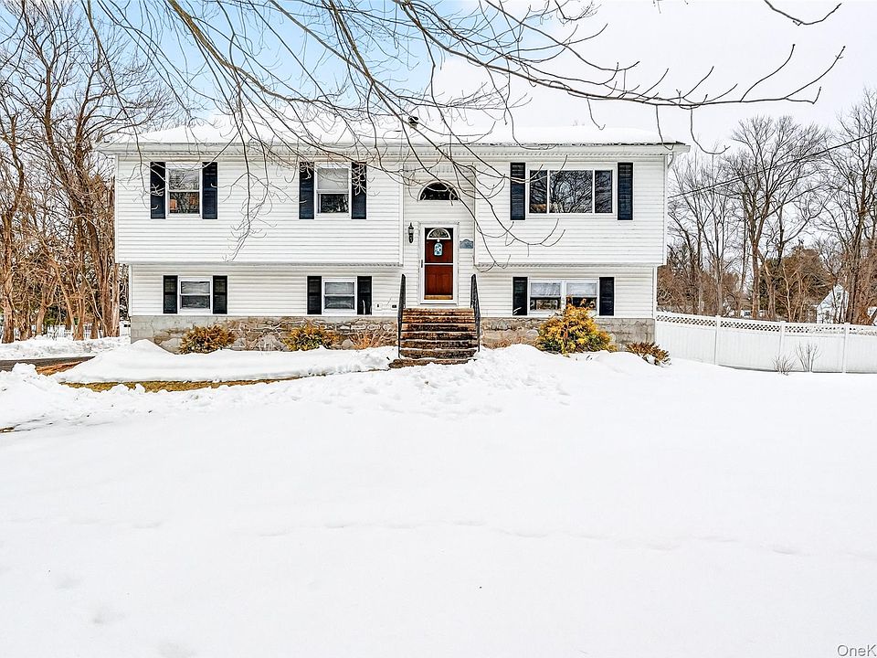 1st image of 850 N Hillside Road