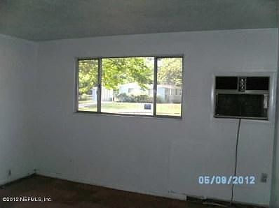 3rd image of 6811 Goldilocks Ln