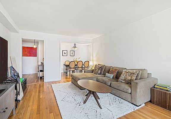 3rd image of 314 41st St APT 1005B