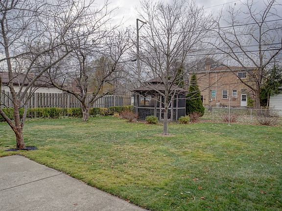 5th image of 9256 S Richmond Ave