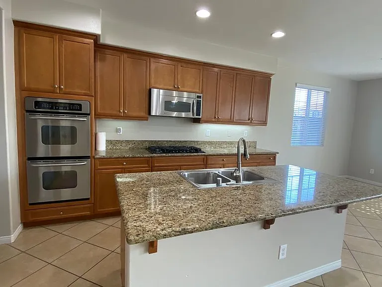 36772 Maxmillian Ave — Photo 11