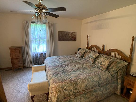 5th image of 1056 Village Creek Dr
