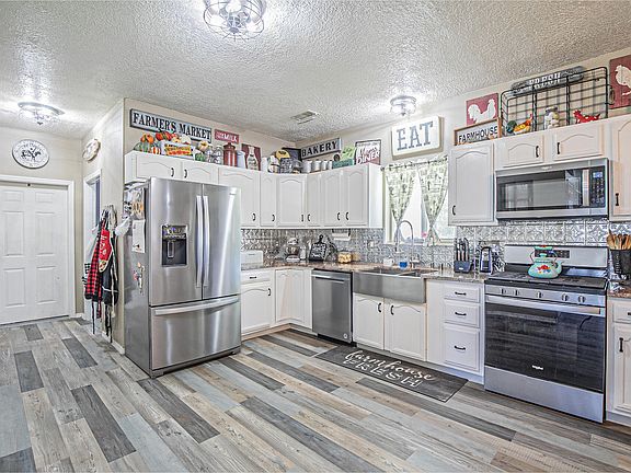 5th image of 8 Miguel Ln
