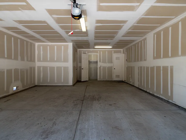 730 Pine Ave — Photo 25