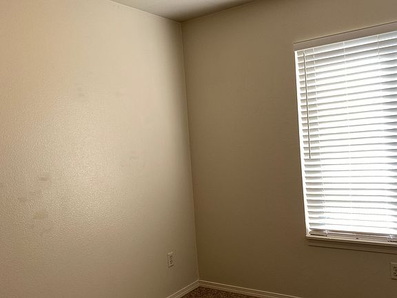 5th image of 850 Emma Ct #B