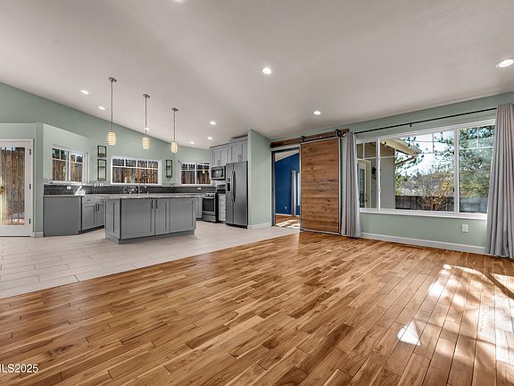 4th image of 1901 Canyon Ridge Dr