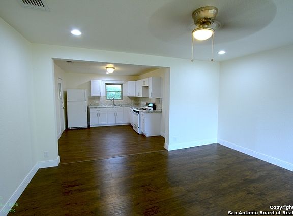 2nd image of 243 Nassau Dr