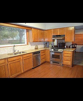 2nd image of 4905 Magnolia Ln