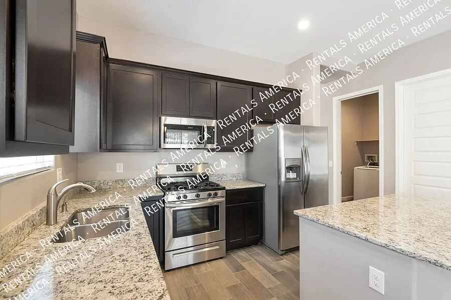 Stunning 3 Bedroom 2 1/2 Bath With Bonus Flex Room! — Photo 4